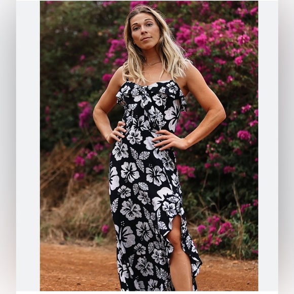 Volcom Coco Ho Black White‎ Bodice tie and Thigh High Slit Maxi Dress size Small - Picture 2 of 7